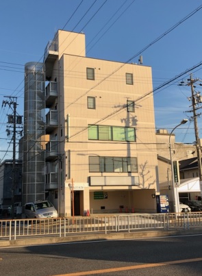 建物外観　敷地内駐車場あります