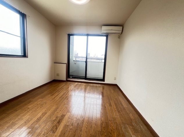 居室・リビング　南バルコニー　２面採光