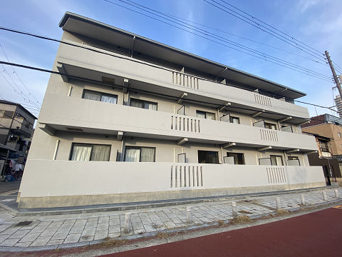 建物外観　落ち着いた雰囲気の外観です