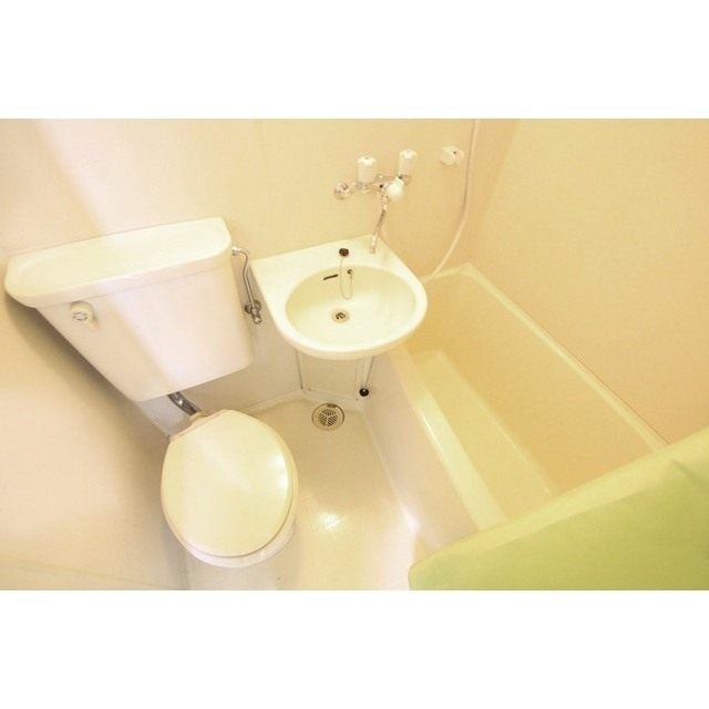 バス・シャワールーム　トイレ、洗面