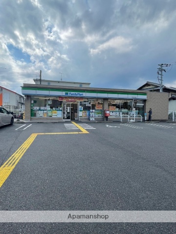 コンビニ　ファミリーマート（コンビニ）まで427m