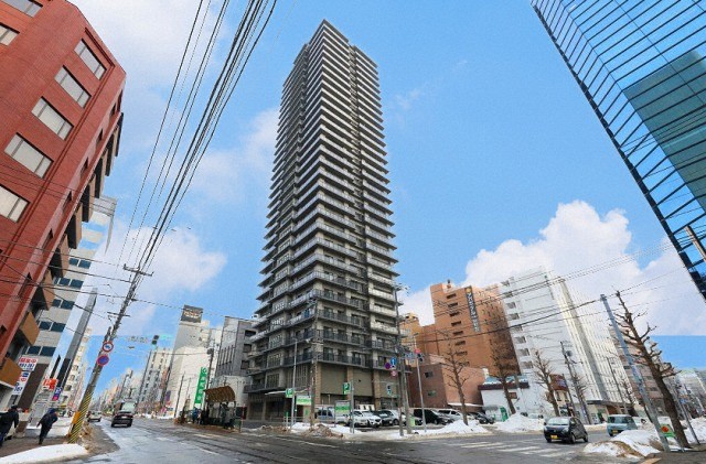 札幌市中央区南一条西のマンションの建物外観