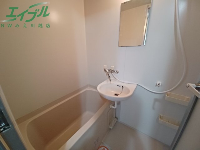 バス・シャワールーム　同物件別室の画像です