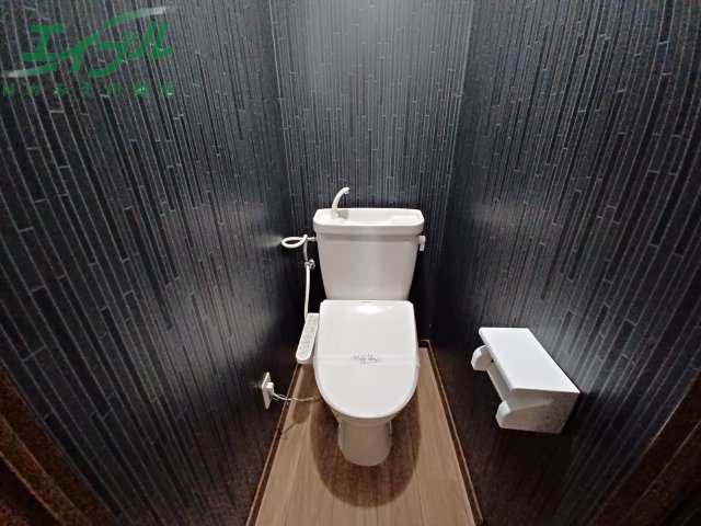 トイレ　同物件別室の画像です