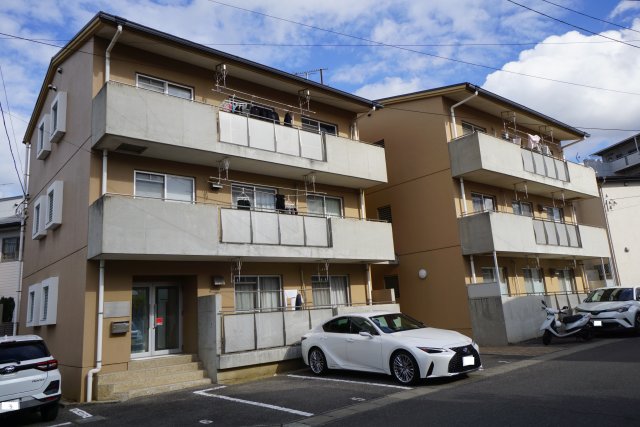 仲多度郡多度津町栄町のマンションの建物外観