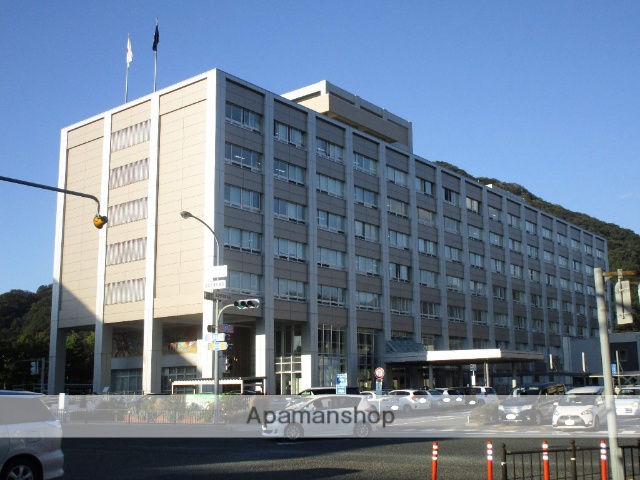 役所　鳥取県庁（役所）まで808m