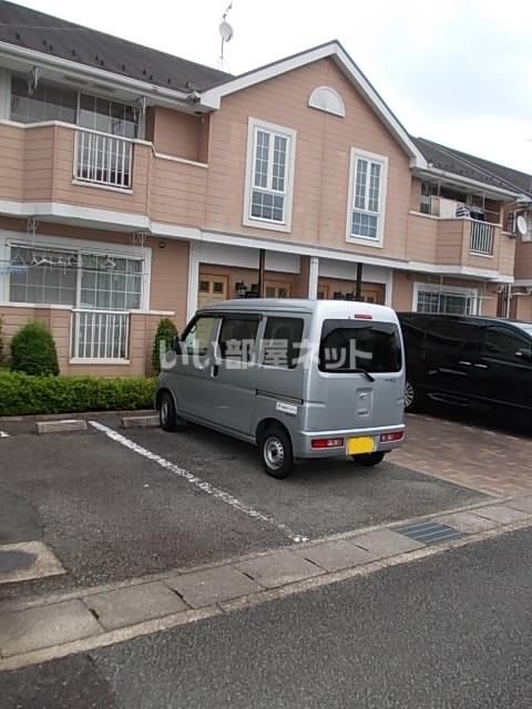 【グラン　エストIの駐車場】