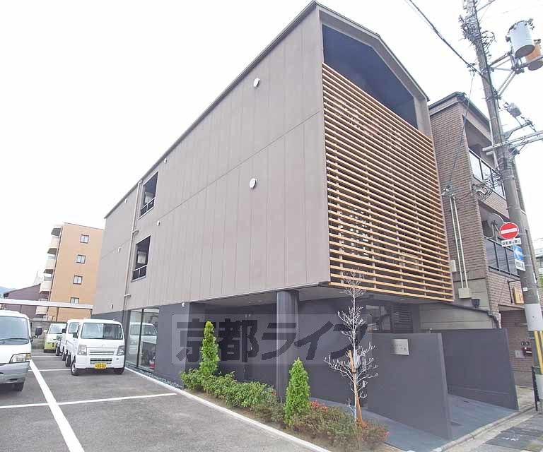 京都市左京区下鴨高木町のマンションの建物外観