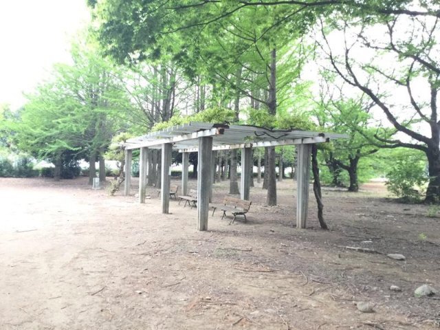 【メゾンボヌールＣの公園】