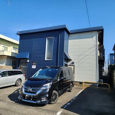 【アピア信濃町の建物外観】