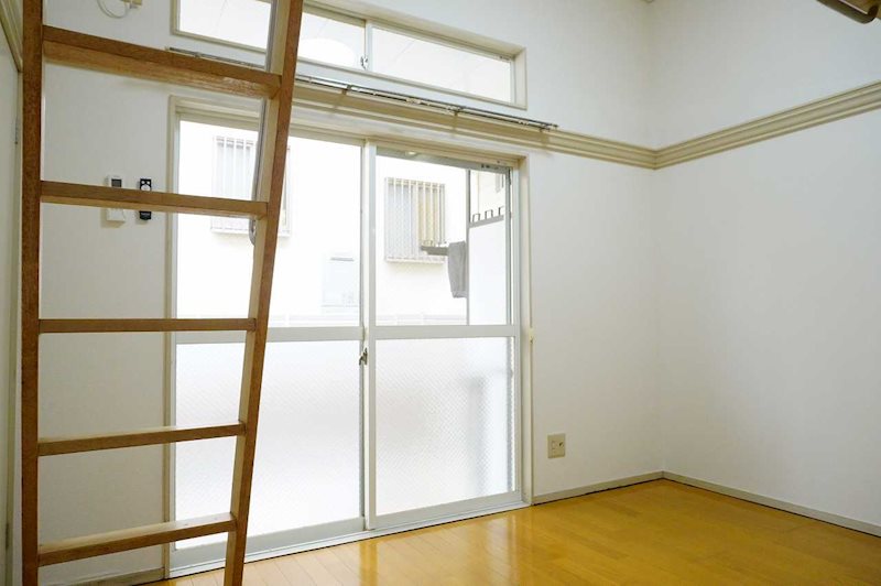 居室・リビング　ロフト付き洋室