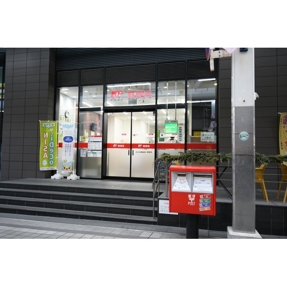 郵便局　富山総曲輪通り郵便局（郵便局）まで291m