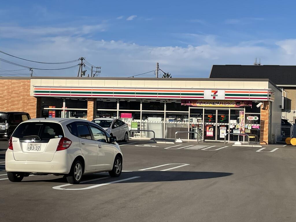 コンビニ　セブンイレブン富山問屋町店（コンビニ）まで567m