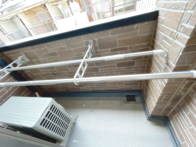 バルコニー　暖かな日差しのふりそそぐバルコニー