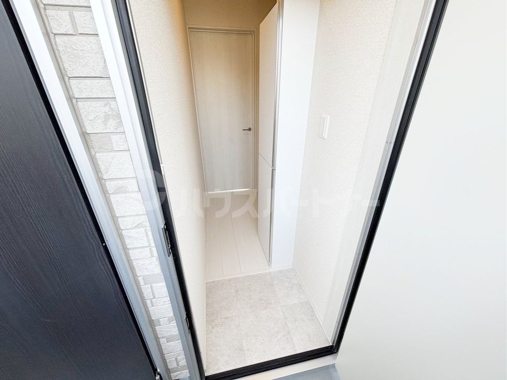 玄関　バルコニー