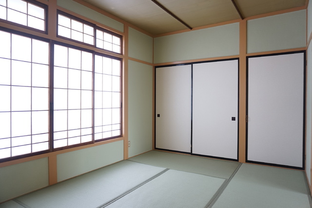 居室・リビング　東面和室８帖