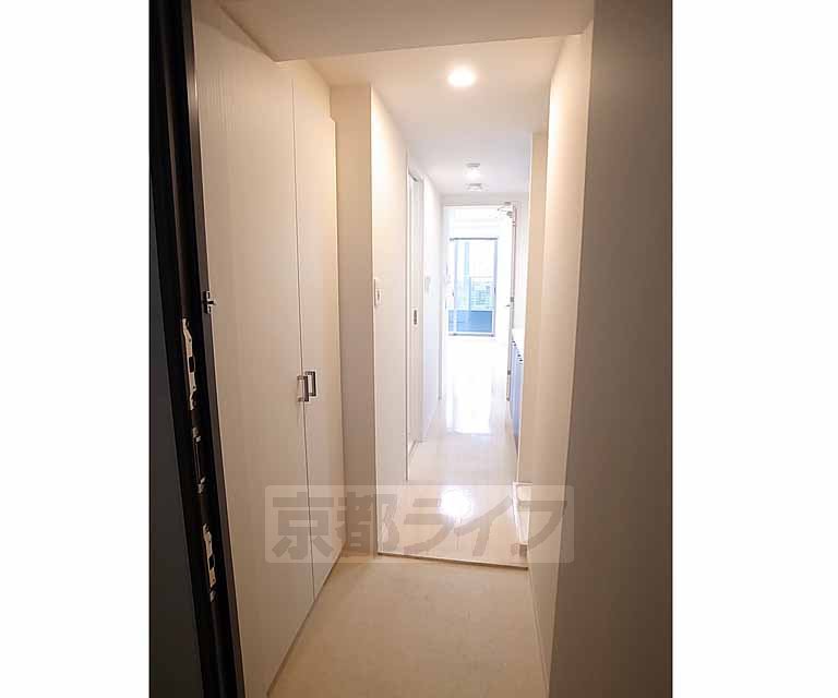 玄関　玄関には大きなシューズボックスがあります。