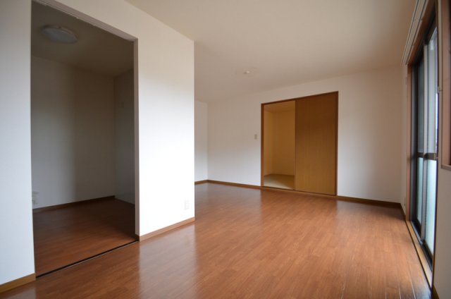 居室・リビング　１３．５帖のリビング