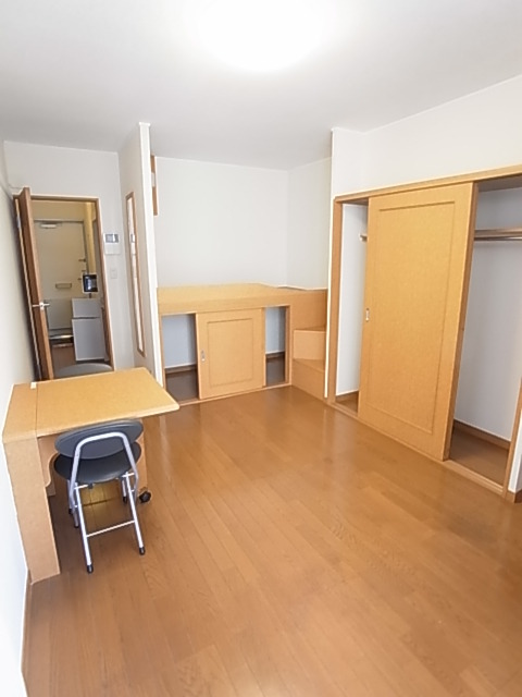 居室・リビング　奥行きのある居室空間