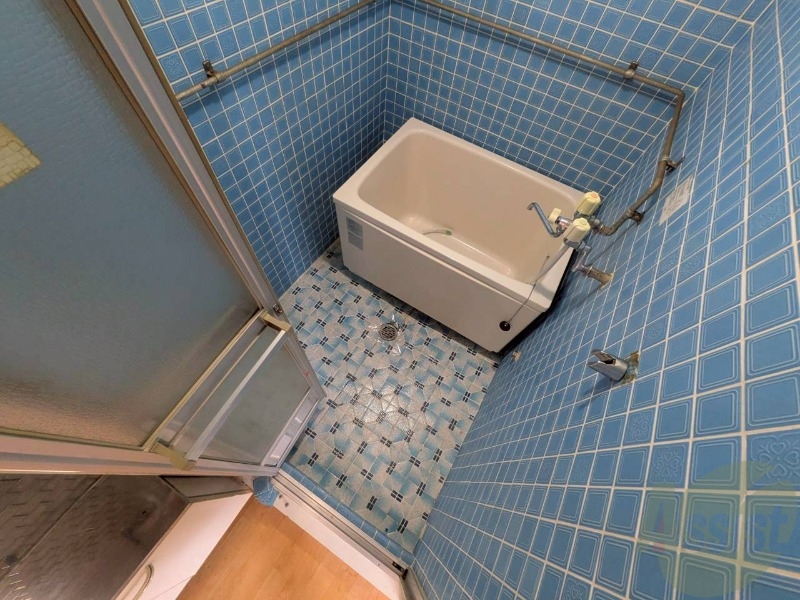 バス・シャワールーム　ユニットバスです。疲れを癒すのに欠かせませんね！