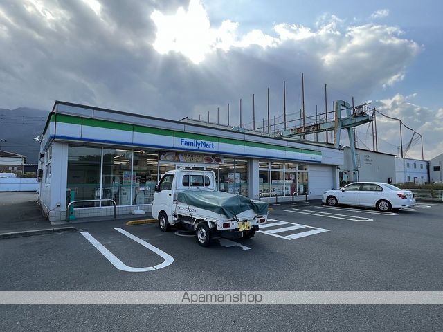 コンビニ　ファミリーマート土居町津根店（コンビニ）まで960m