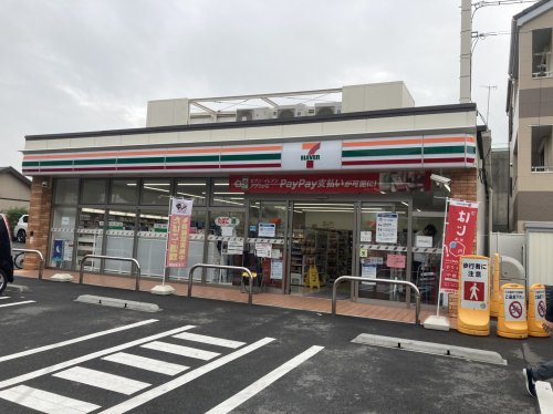 コンビニ　セブンイレブン 大阪春日出中1丁目店（コンビニ）まで47m