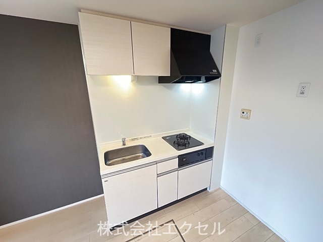 キッチン　グリル付き二口コンロのシステムキッチン