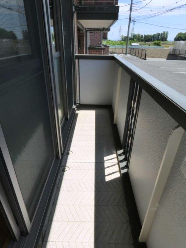 バルコニー　図面と現状に相違がある場合には現状を優先