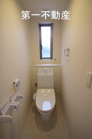 トイレ　温水洗浄便座