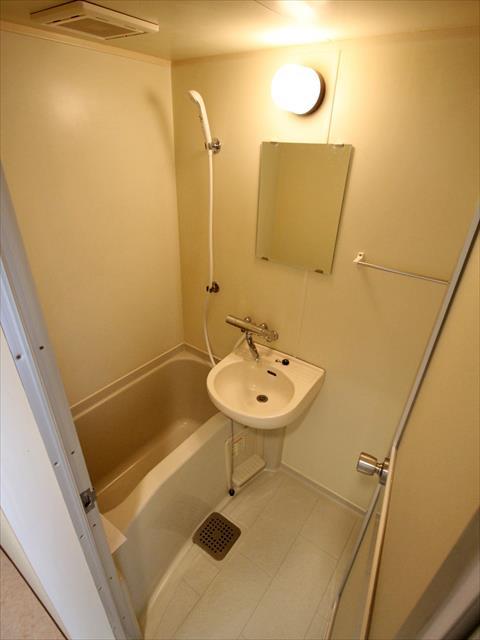 バス・シャワールーム　松山市鉄砲町　フレンド松山　浴室