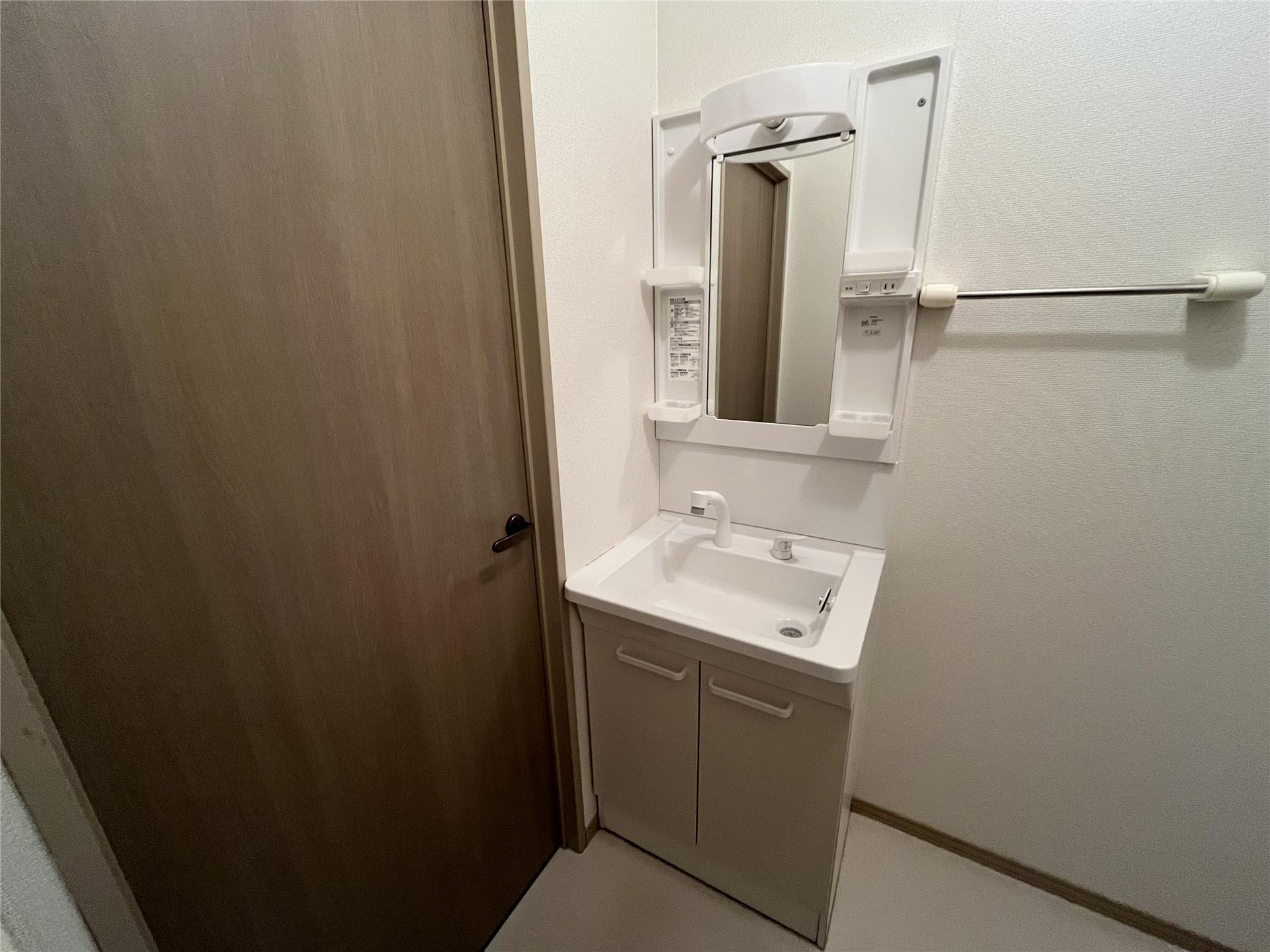 洗面設備　洗髪洗面化粧台