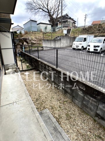 バルコニー　バルコニーからの眺めを楽しみながら食事をしませんか