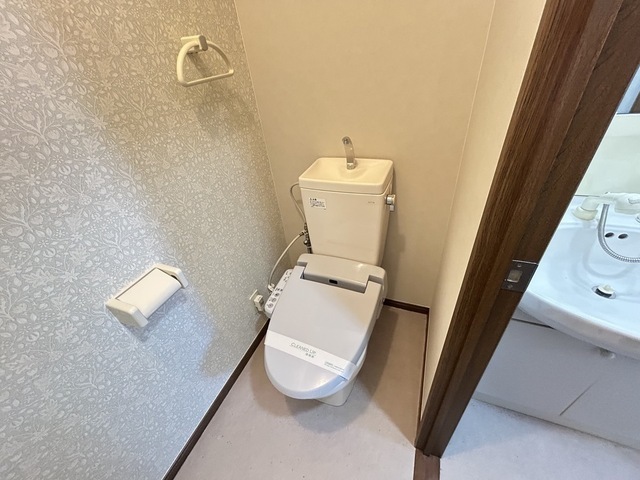 トイレ　※別号室のお写真です