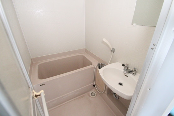 バス・シャワールーム　他号室のお写真です