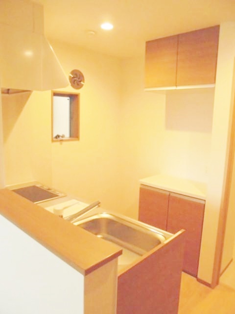 キッチン　広々使える快適な調理スペースです♪