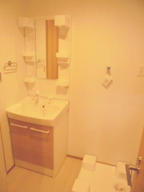 洗面設備　身支度に欠かせない独立洗面台♪