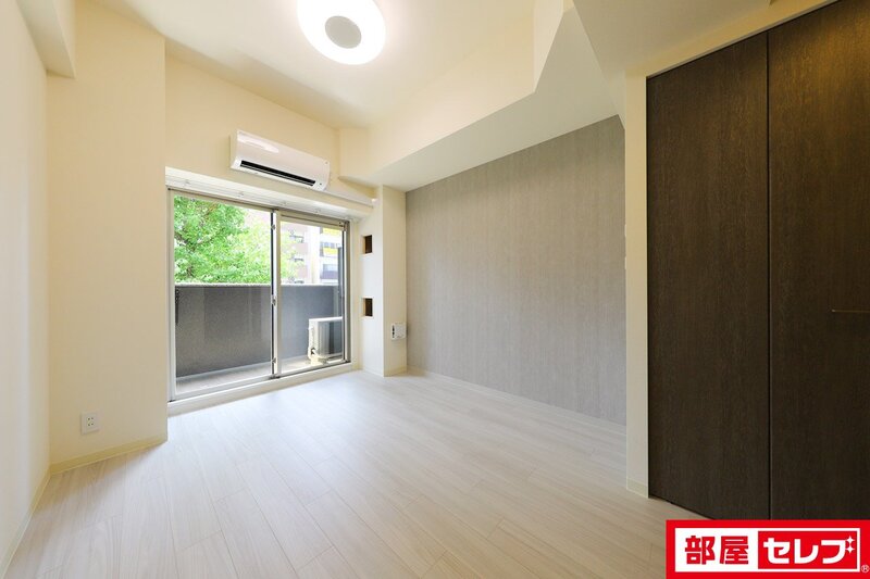 居室・リビング　※反転タイプ