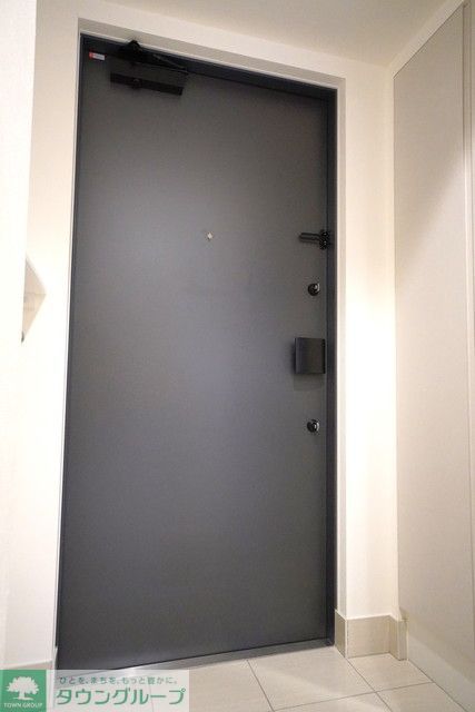 玄関　※写真は同タイプ住戸です。