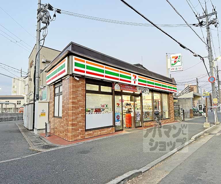 コンビニ　セブンイレブン 京都向島ニュータウン店（コンビニ）まで350m