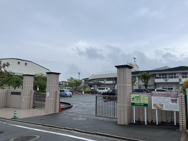 小学校　月の浦小学校（小学校）まで748m