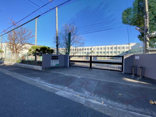 小学校　内山小学校（小学校）まで341m