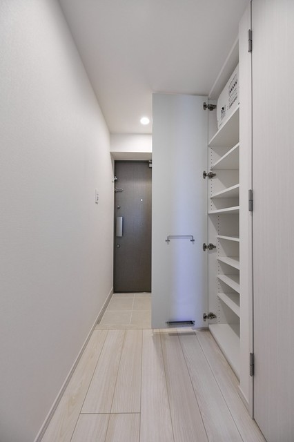 玄関　※写真は同タイプ住戸です。