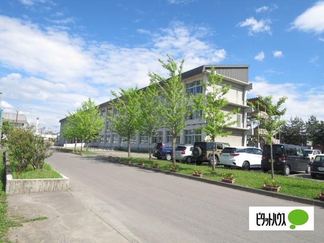 中学校　旭川市立東明中学校（中学校）まで1138m