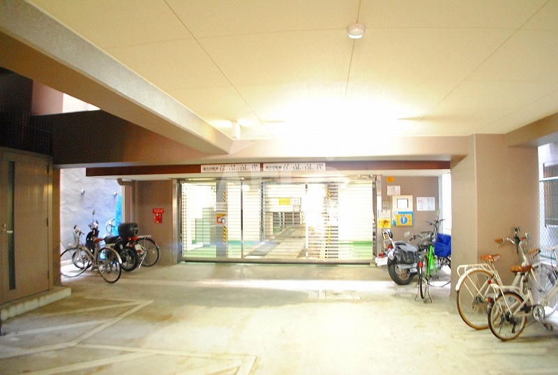 駐車場　グランテージ感彩　大型車・ワンボックス可