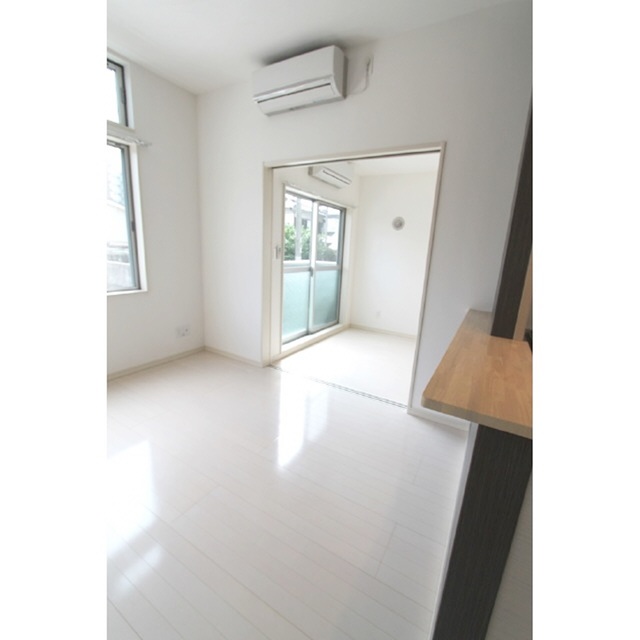 居室・リビング　同物件別部屋写真（実際は現況を優先いたします）