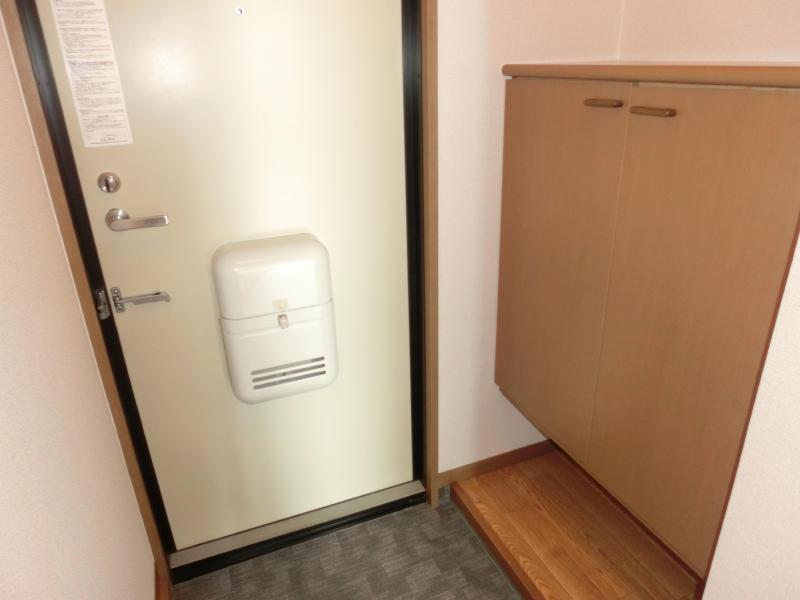 玄関　同タイプの写真です。