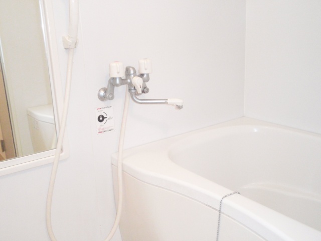 バス・シャワールーム　同物件別号室です。