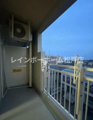 バルコニー　お洗濯にも便利なバルコニー付き