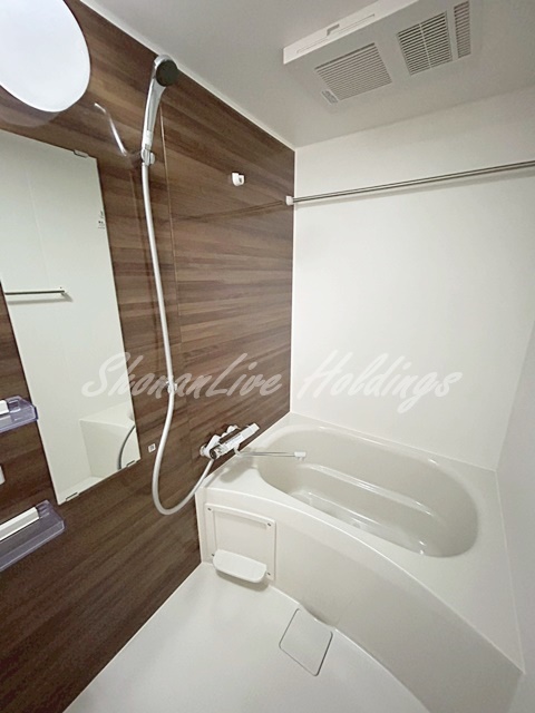 バス・シャワールーム　清潔感のあるお風呂です♪