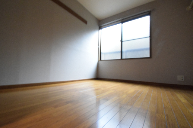 居室・リビング　南向きのお部屋で明るい印象です☆